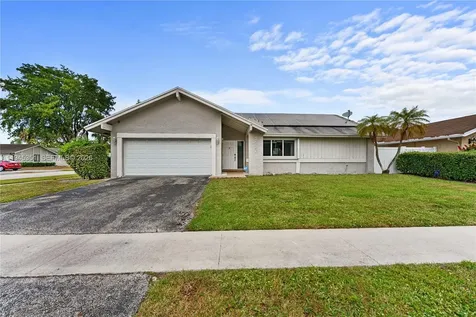 7527 SW 6th Court North Lauderdale FL 33068