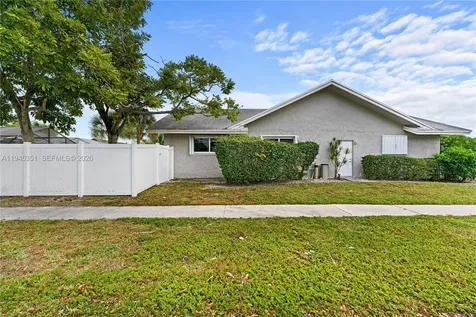 7527 SW 6th Court North Lauderdale FL 33068