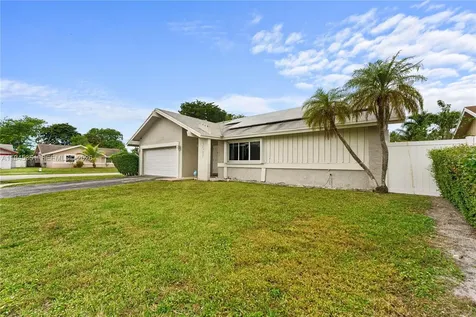 7527 SW 6th Court North Lauderdale FL 33068