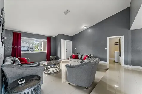 7527 SW 6th Court North Lauderdale FL 33068