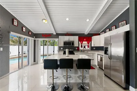 7527 SW 6th Court North Lauderdale FL 33068