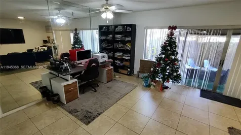 8199 NW 8th Manor Plantation FL 33324
