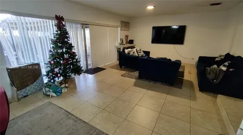 8199 NW 8th Manor Plantation FL 33324