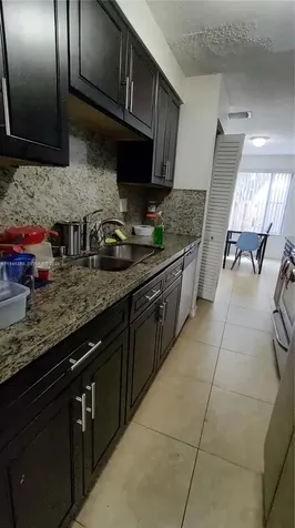 8199 NW 8th Manor Plantation FL 33324
