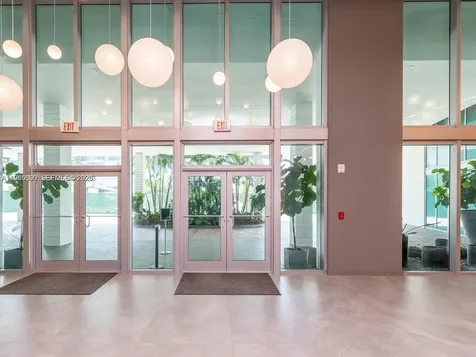 350 S Miami Avenue Miami FL 33130
