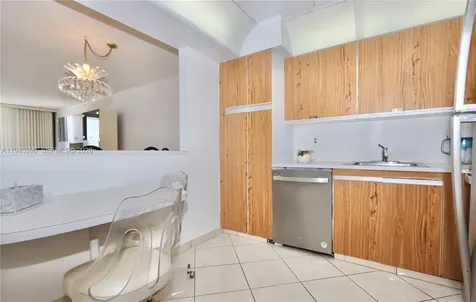 2401 S Ocean Drive Hollywood FL 33019