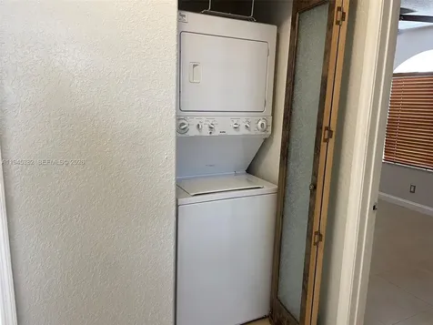 3559 W 74th Place Hialeah FL 33018