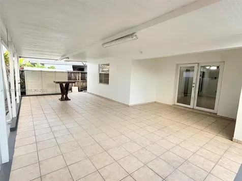 3559 W 74th Place Hialeah FL 33018