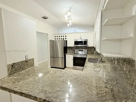3559 W 74th Place Hialeah FL 33018