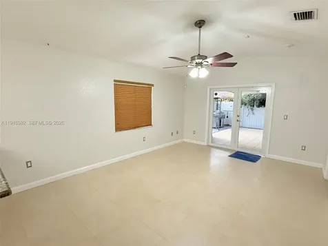 3559 W 74th Place Hialeah FL 33018