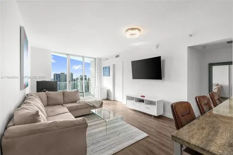 185 SW 7th Street Miami FL 33130