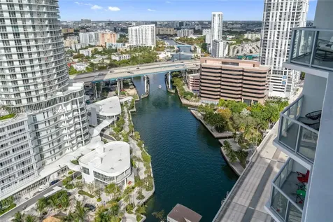 185 SW 7th Street Miami FL 33130