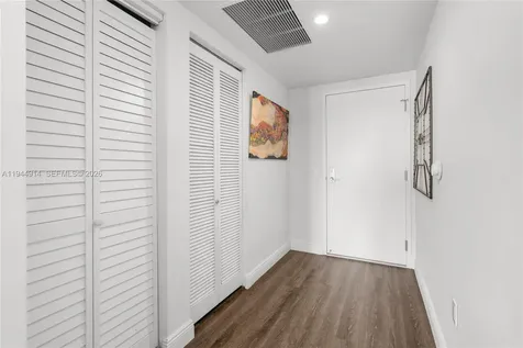 185 SW 7th Street Miami FL 33130