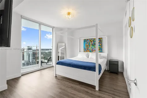 185 SW 7th Street Miami FL 33130