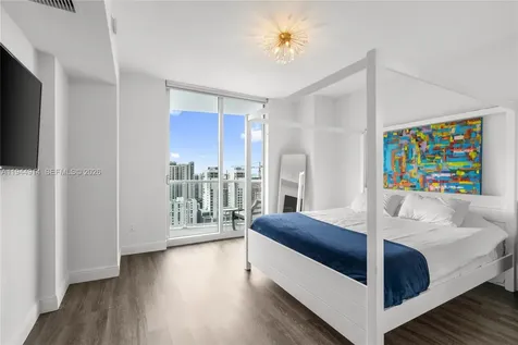 185 SW 7th Street Miami FL 33130