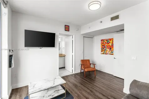 185 SW 7th Street Miami FL 33130
