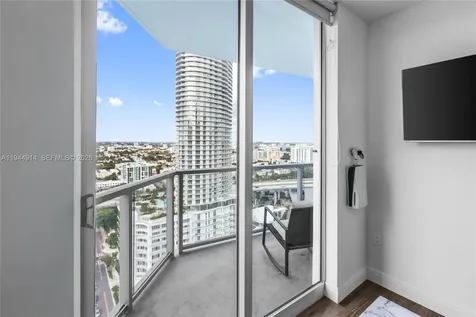 185 SW 7th Street Miami FL 33130