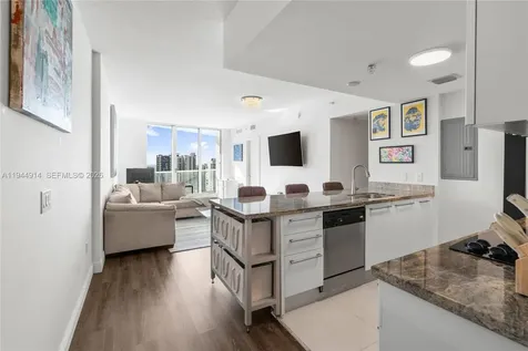 185 SW 7th Street Miami FL 33130