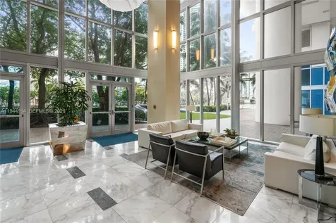 185 SW 7th Street Miami FL 33130