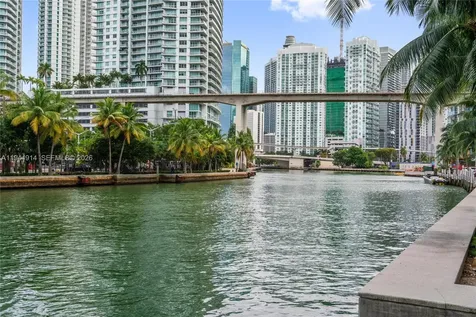 185 SW 7th Street Miami FL 33130
