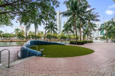 185 SW 7th Street Miami FL 33130