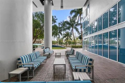 185 SW 7th Street Miami FL 33130