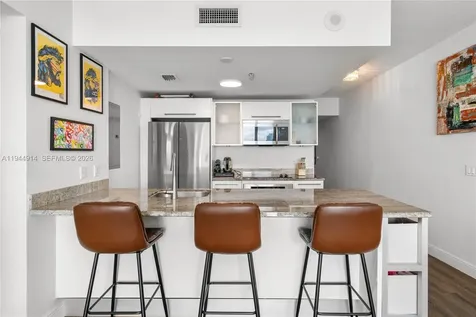 185 SW 7th Street Miami FL 33130