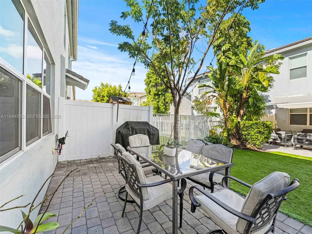 3953 Black Olive Lane Hollywood FL 33021