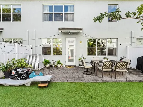 3953 Black Olive Lane Hollywood FL 33021