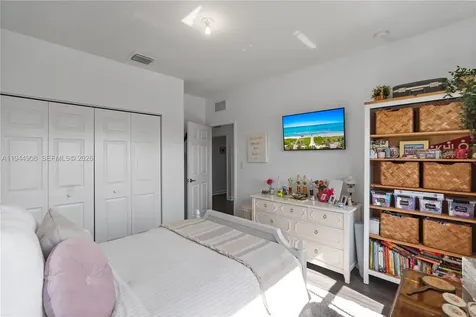 3573 W 93rd Place Hialeah FL 33018