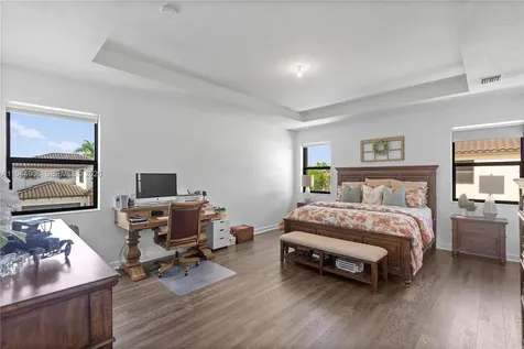 3573 W 93rd Place Hialeah FL 33018