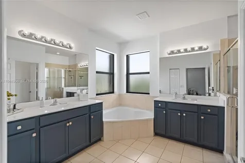3573 W 93rd Place Hialeah FL 33018