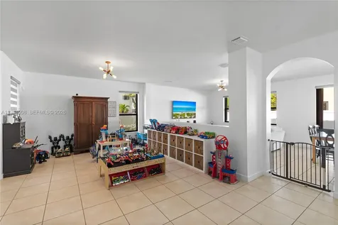 3573 W 93rd Place Hialeah FL 33018