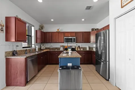 3573 W 93rd Place Hialeah FL 33018