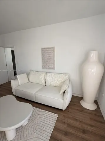 1525 Euclid Avenue Miami Beach FL 33139