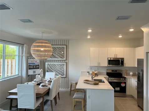655 SE 13 Street Homestead FL 33034
