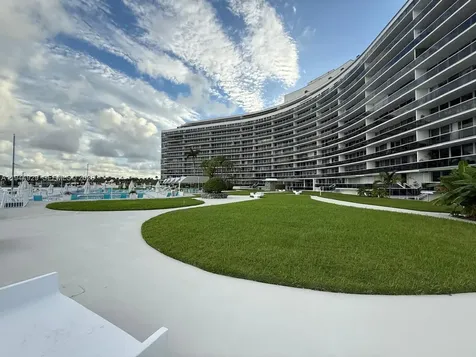 900 Bay Drive Miami Beach FL 33141