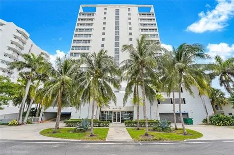 7929 West Drive North Bay Village FL 33141