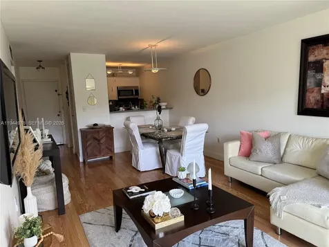 1225 NE 124th Street North Miami FL 33161