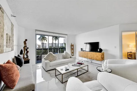 3530 Mystic Pointe Drive Aventura FL 33180