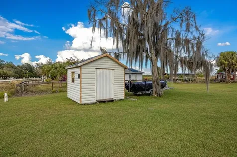 1053 SW Lock Lane Moore Haven FL 33471