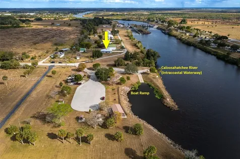 1053 SW Lock Lane Moore Haven FL 33471