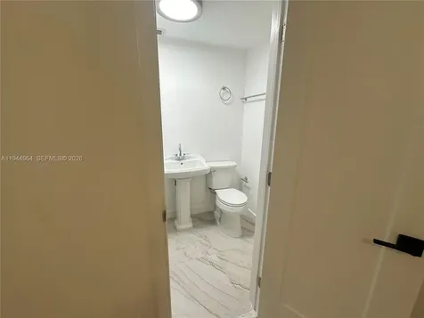 5866 SW 60th Street Miami FL 33143