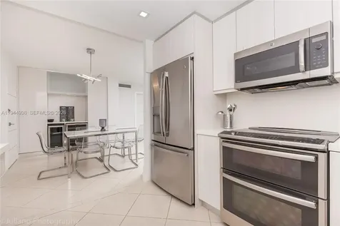 5555 Collins Avenue Miami Beach FL 33140