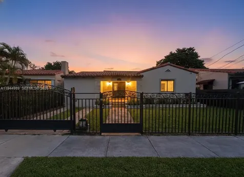 3069 SW 21st Street Miami FL 33145