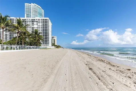 3001 S Ocean Drive Hollywood FL 33019