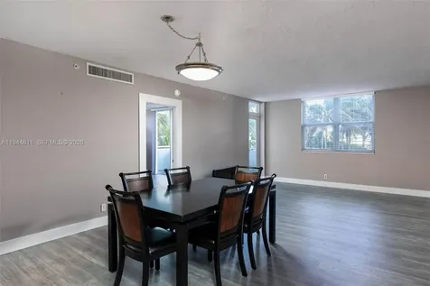 3001 S Ocean Drive Hollywood FL 33019