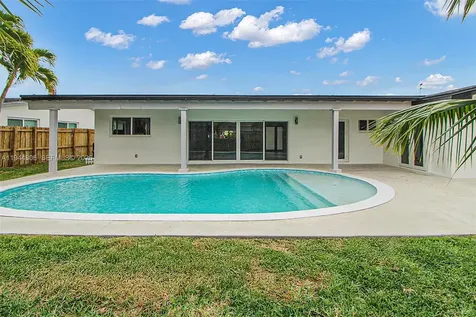 4940 SW 87th Court Miami FL 33165