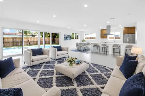 4940 SW 87th Court Miami FL 33165