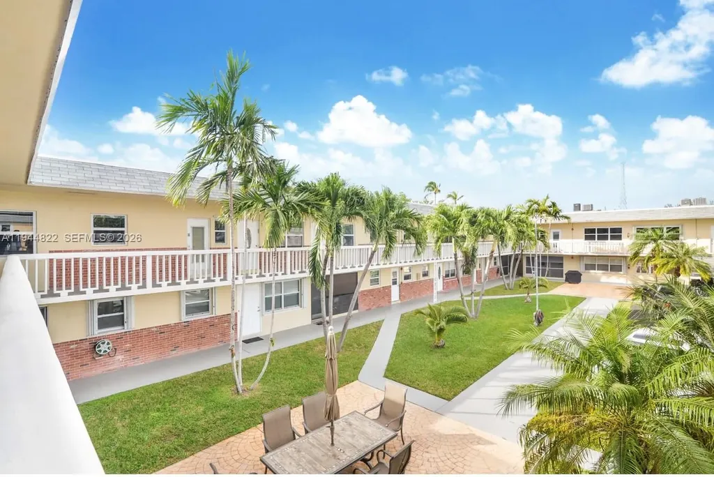 1451 N 12th Court Hollywood FL 33019